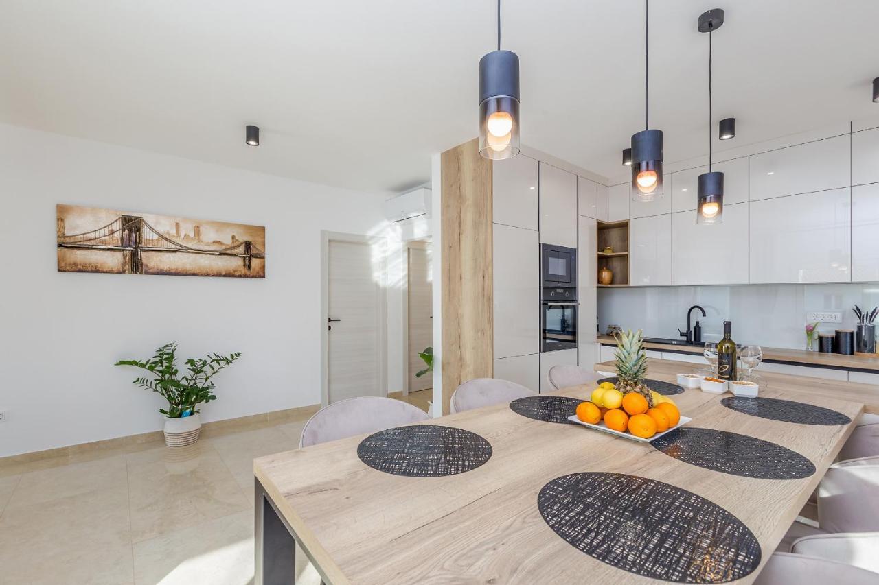 Holiday House Villa Andro Pinezići Zewnętrze zdjęcie