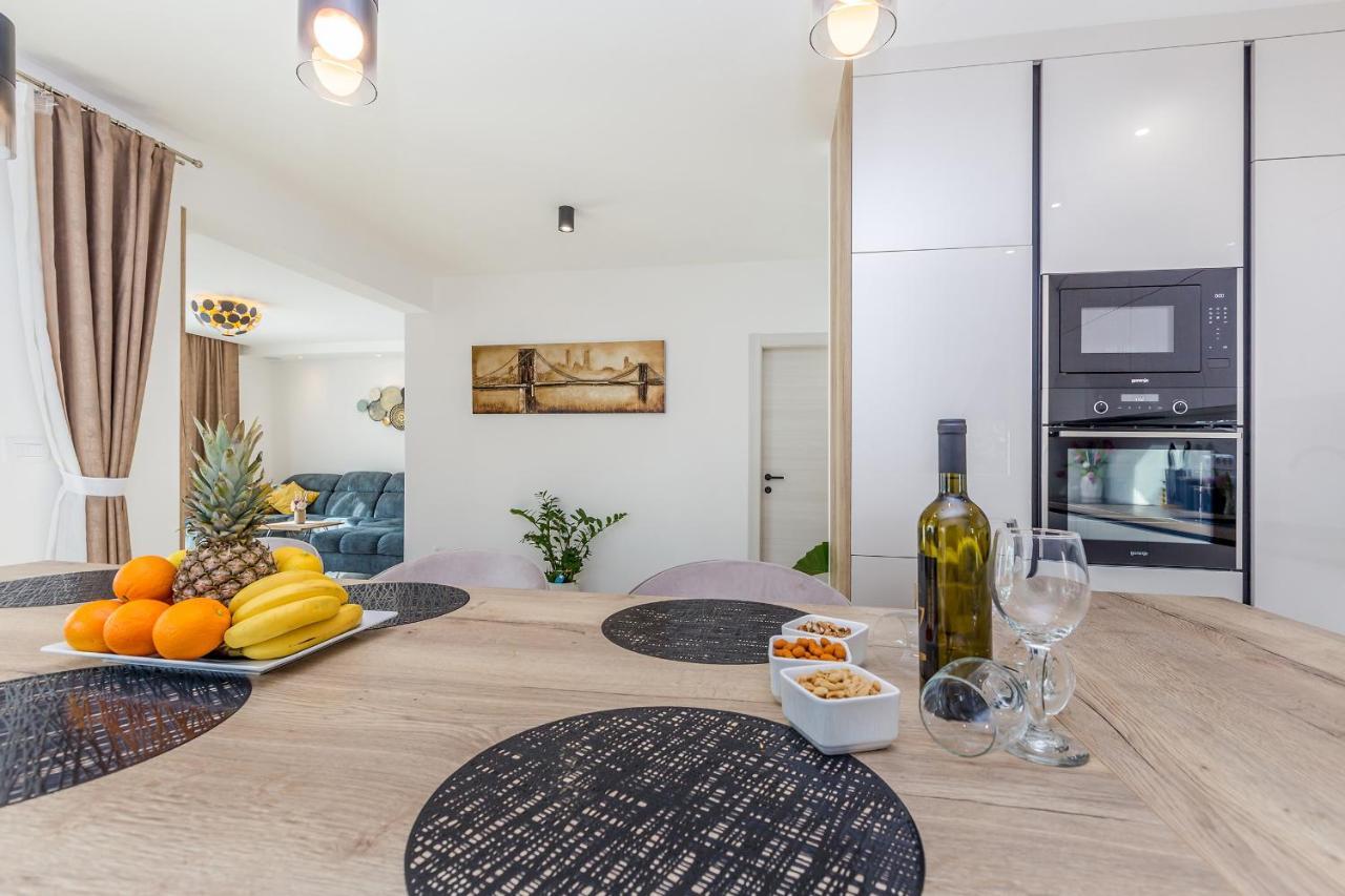 Holiday House Villa Andro Pinezići Zewnętrze zdjęcie