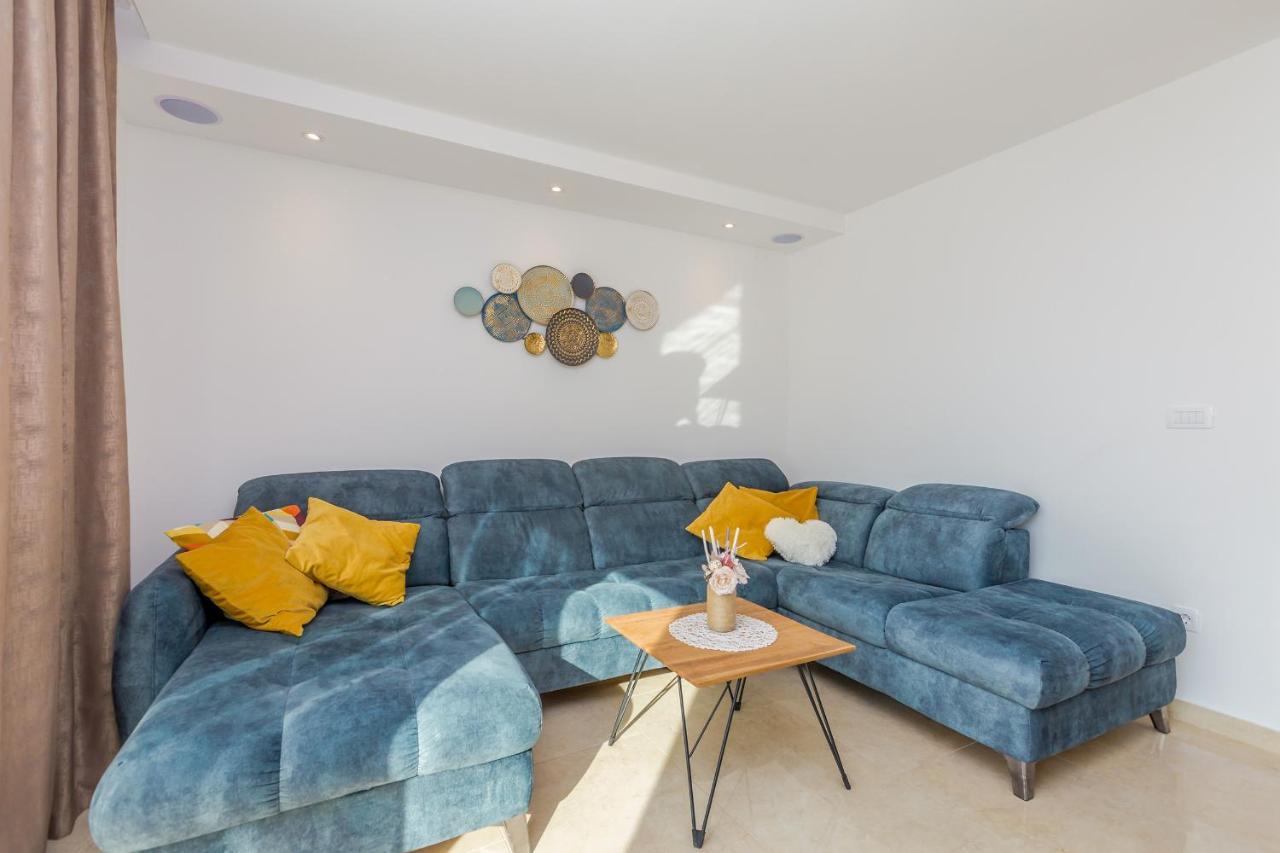 Holiday House Villa Andro Pinezići Zewnętrze zdjęcie