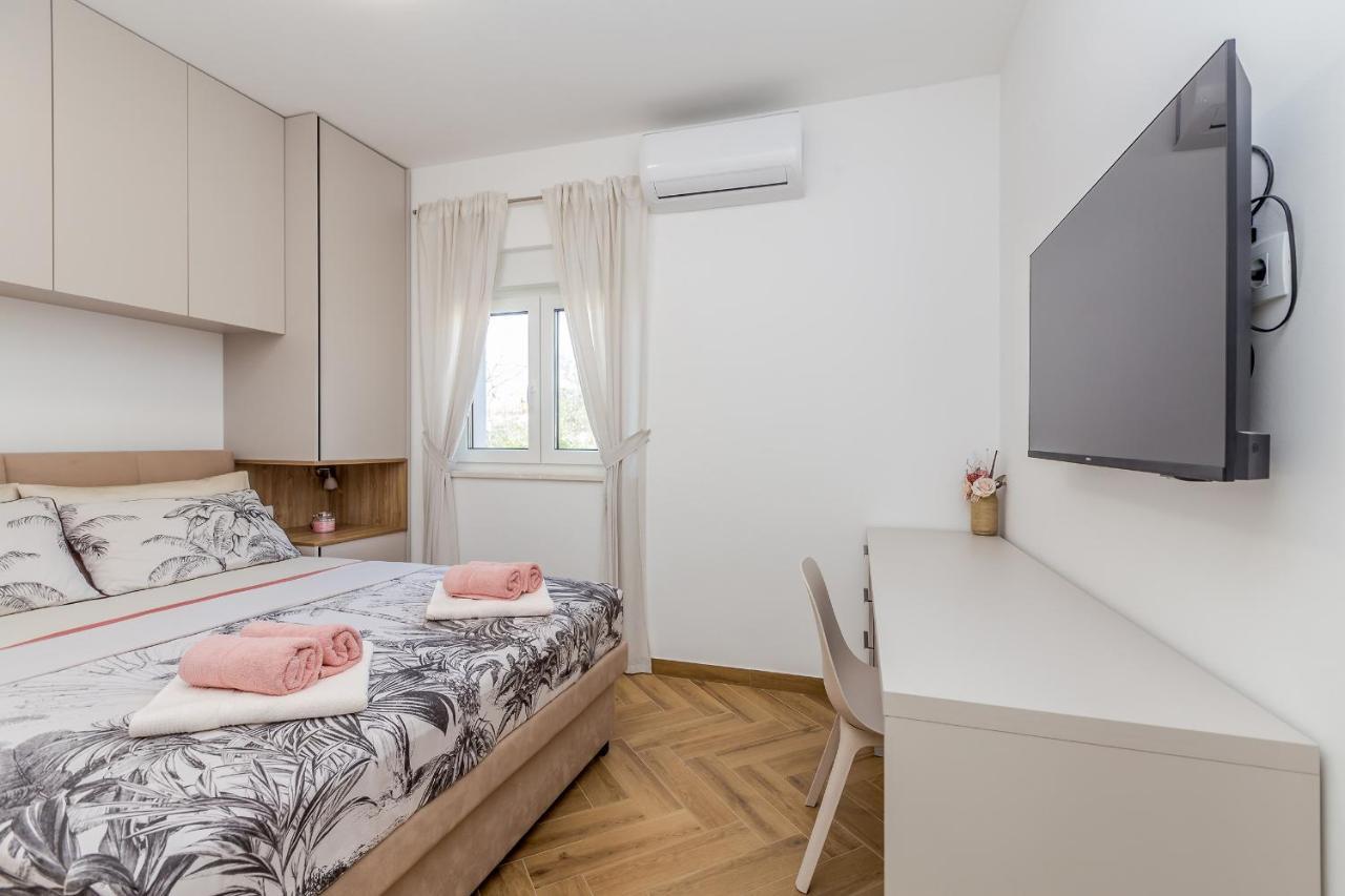 Holiday House Villa Andro Pinezići Zewnętrze zdjęcie